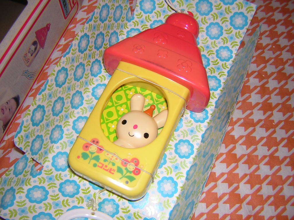 Amazon.co.jp: 昭和レトロ コンビ オルゴールトーイ ゆらゆらミミ